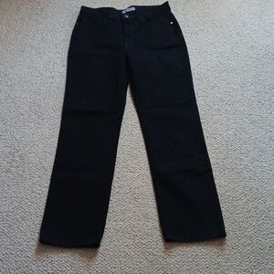 Wmn's Lee Classic Fit Straight Leg Black Jeans - Size 8 Short
